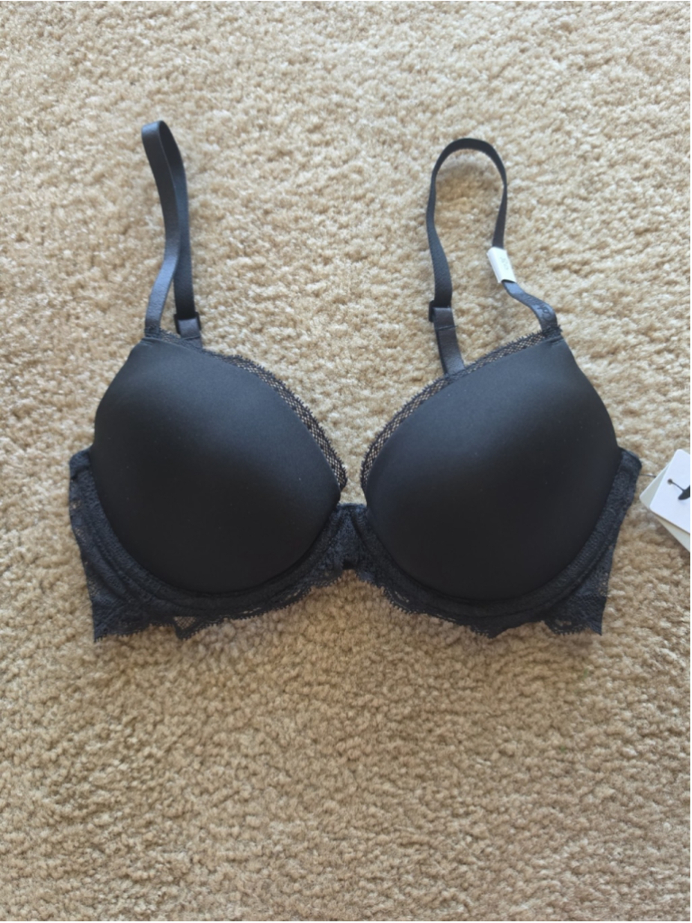 Calvin Klein Women's Seductive Comfort Lace Lift Bra Black 30D